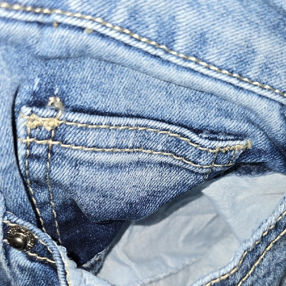 Distressed Jeans - Picture 11 of 16